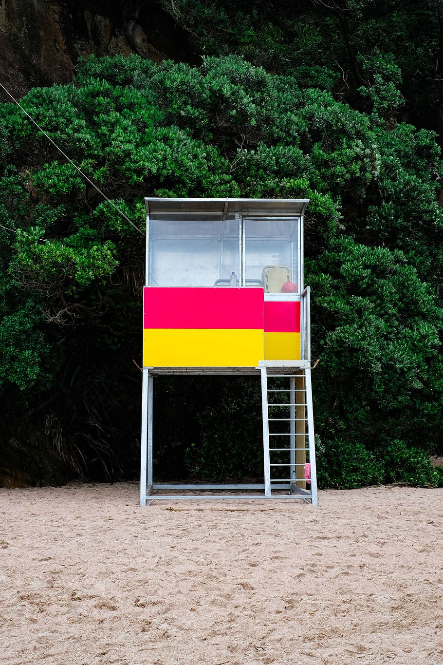 stainless steel lifeguard house beside green tree, station, beach HD wallpaper