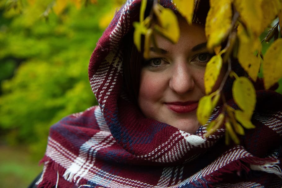 Woman Wearing Red and White Plaid Headscarf, blurred background HD wallpaper