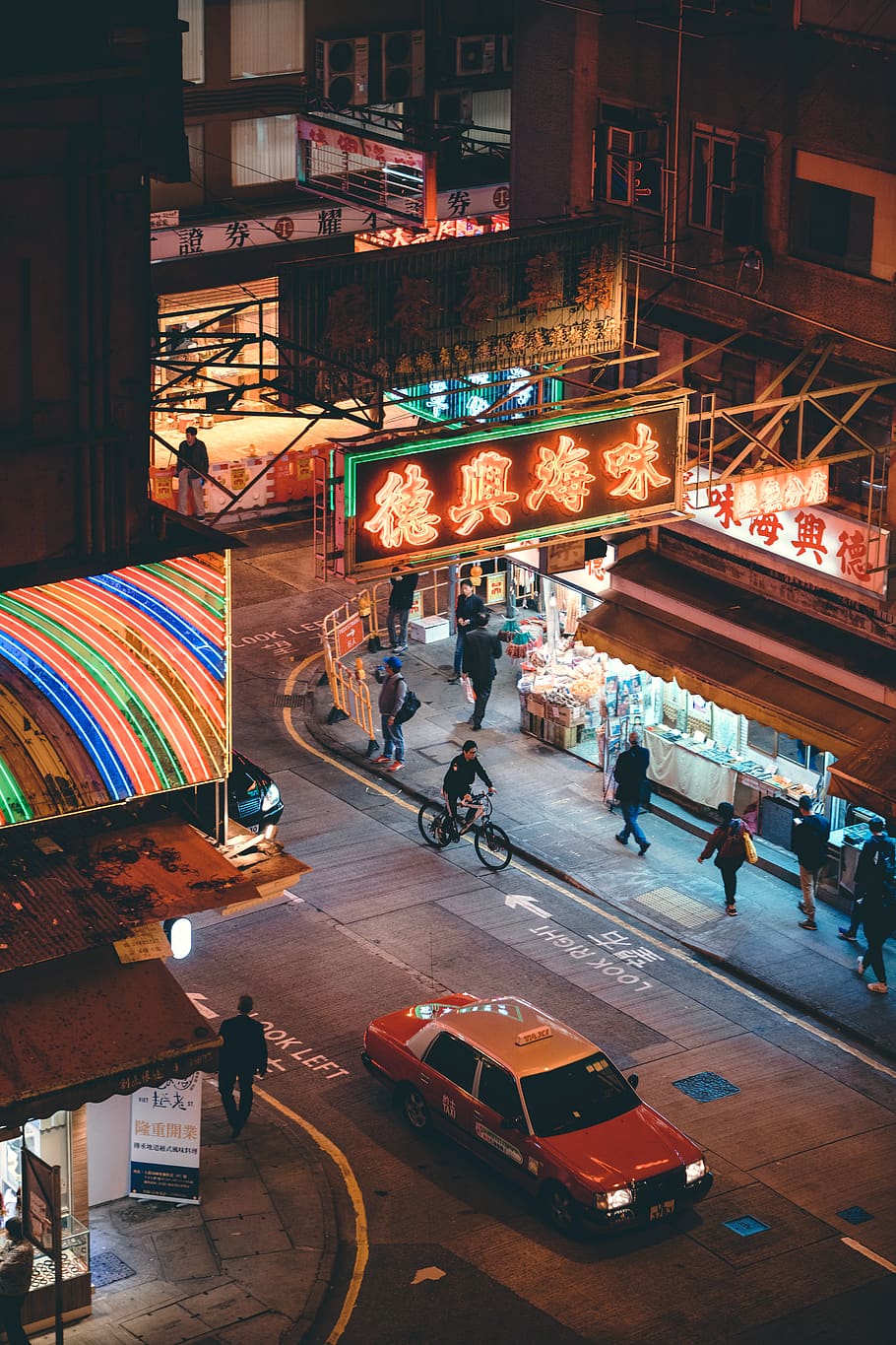 Aerial Photography of People Walking on Streets With Chinese Signs during Night Time HD wallpaper