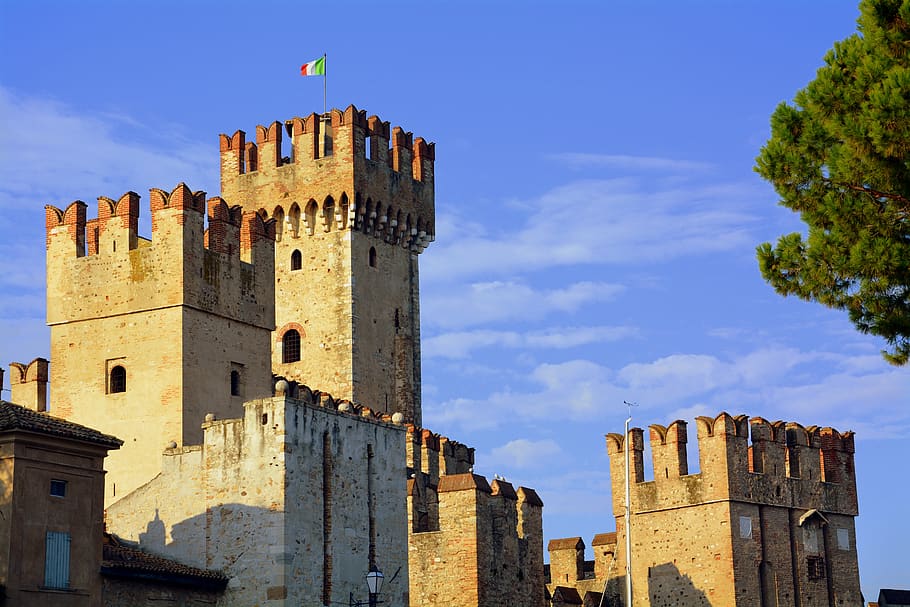 torre, castle, walls, sky, flag, italiana, sirmione, italy HD wallpaper