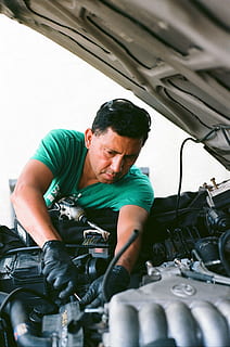 Rebuilding Top End, mechanic, worker, engine, car, vehicle, garage HD wallpaper
