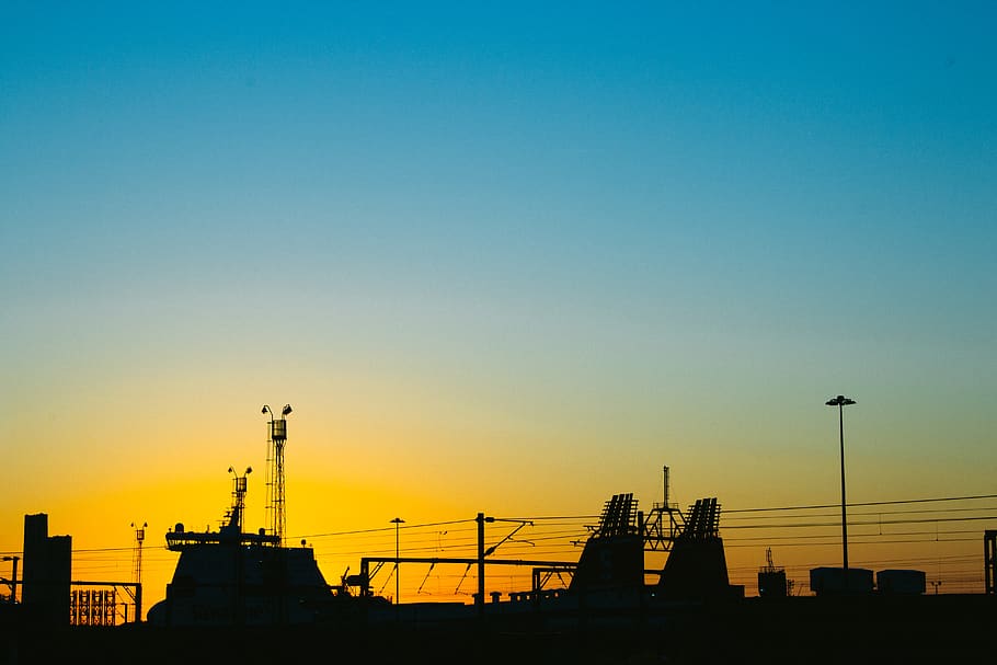 boat, sunset, gradient, sky, light, air, blue, silhouette, architecture HD wallpaper