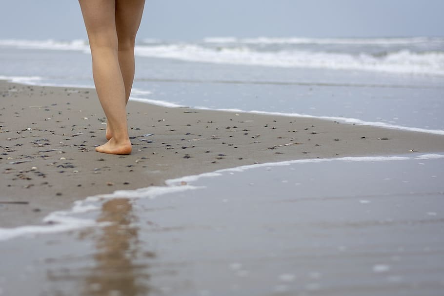 person's leg walking on beach, heel, germany, human, juist, barefoot, HD wallpaper