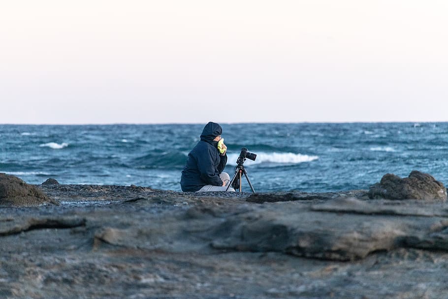 photographer, camera, tripod, ocean, photography, technology HD wallpaper