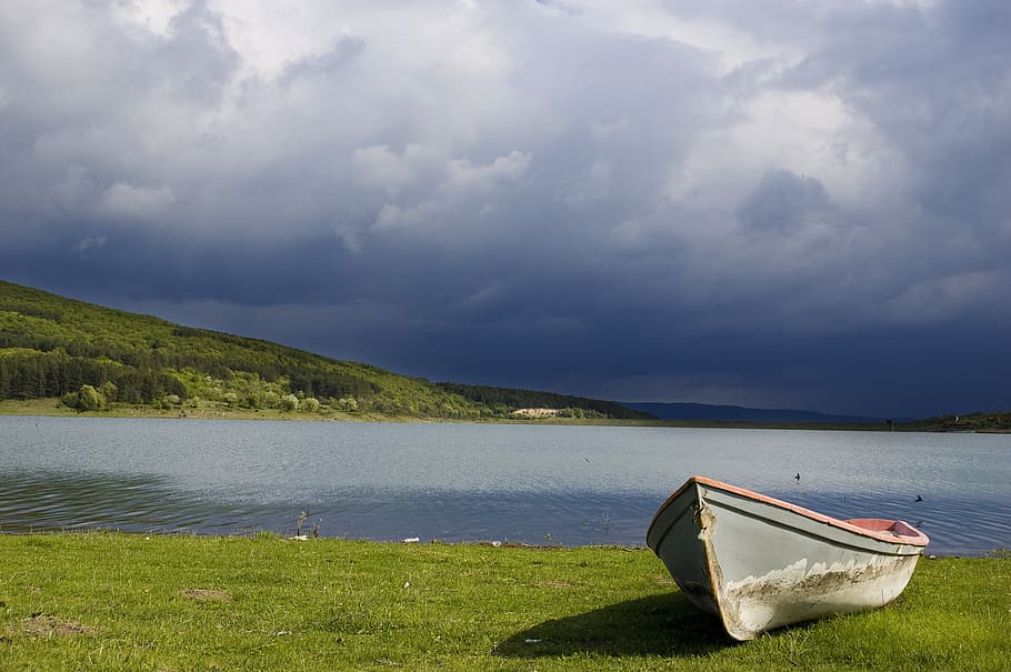 boat, lake, dam, clouds, storm, rain, sun, water, grass, nature HD wallpaper