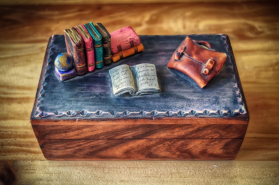 wooden box, study table, vintage, wood - material, indoors HD wallpaper
