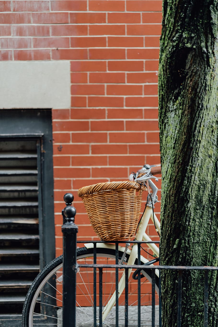 bicycle with woven basket parked beside the street, handlebar HD wallpaper