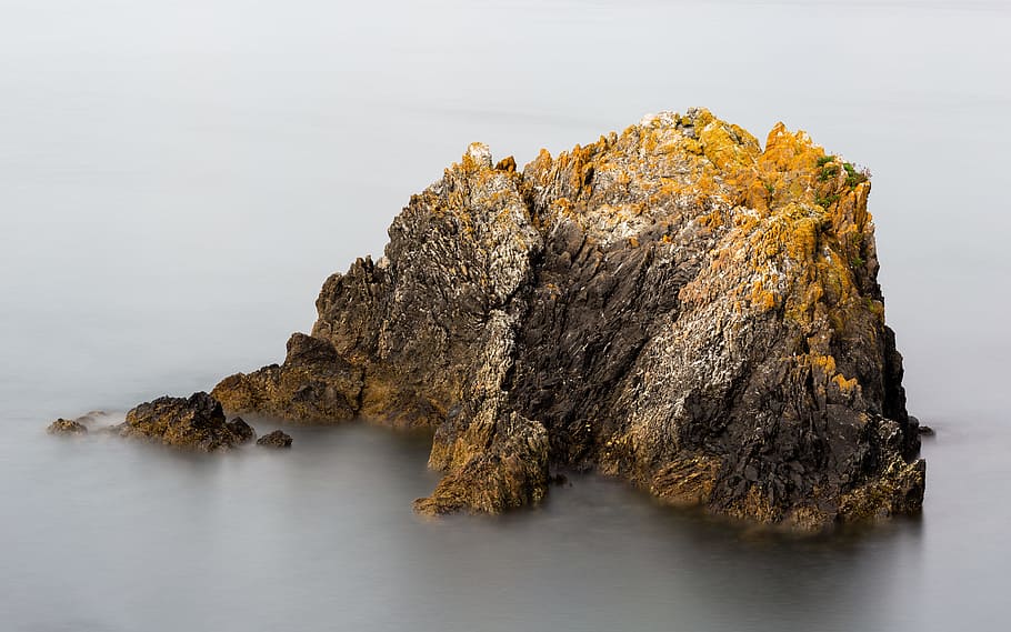 brown rock formation, ocean, sea, sea stack, long exposure, seascape HD wallpaper