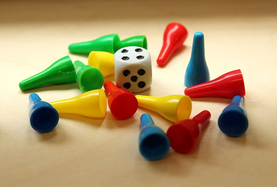 pawns, cube, game, play, fun, the winner of the, loser, yellow HD wallpaper