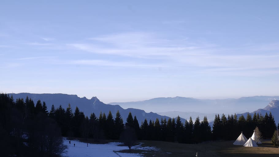 silhouette of trees near body of water, mountain, snow, winter HD wallpaper