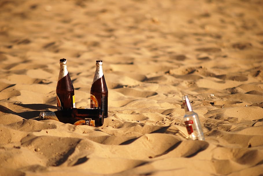 beach, beer, bottles, sand, drink, alcohol, vacation, sun, summer HD wallpaper