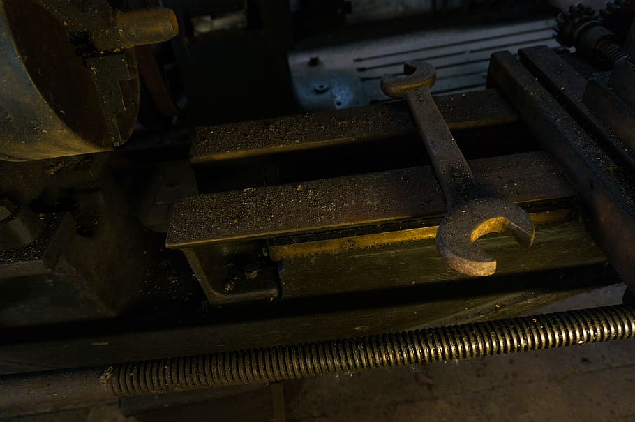 workshop, diy, spanner, wrench, lathe, machine, dust, old, rusty HD wallpaper