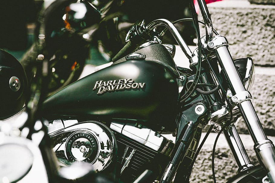 Black and Green Cruiser Motorcycle, blur, chopper, chrome, close-up