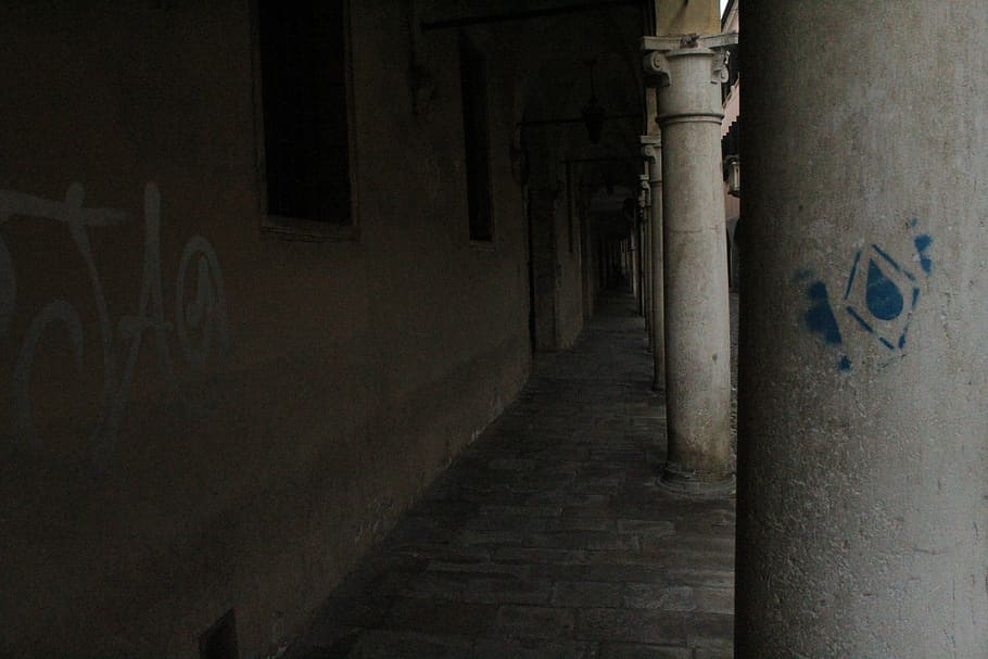 corridor, building, architecture, crypt, column, pillar, porch HD wallpaper
