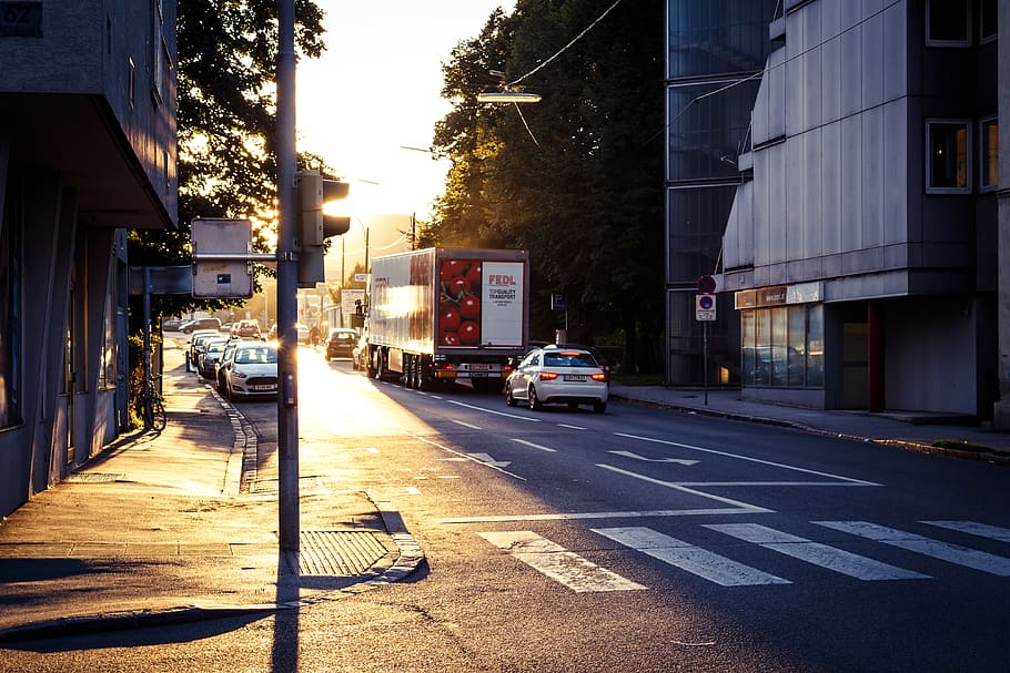 austria, graz, city, sunset, light, cars, architecture, trafficlights HD wallpaper