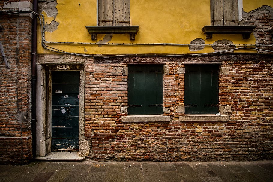 brown brick house photography, street, venice, border, window HD wallpaper