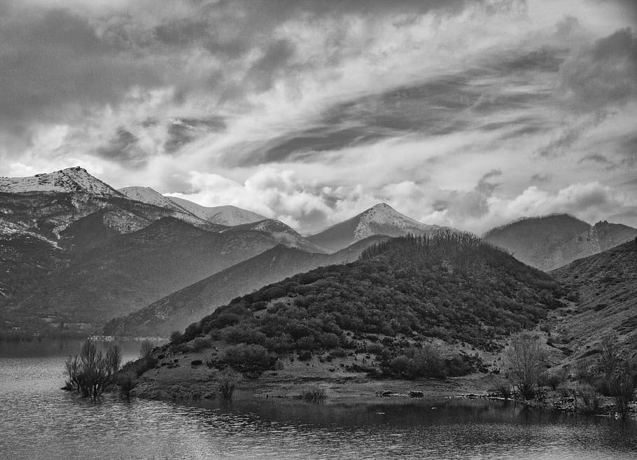 spain, babia, snow, trees, clouds, bandw, lake, mountains, cloud - sky HD wallpaper