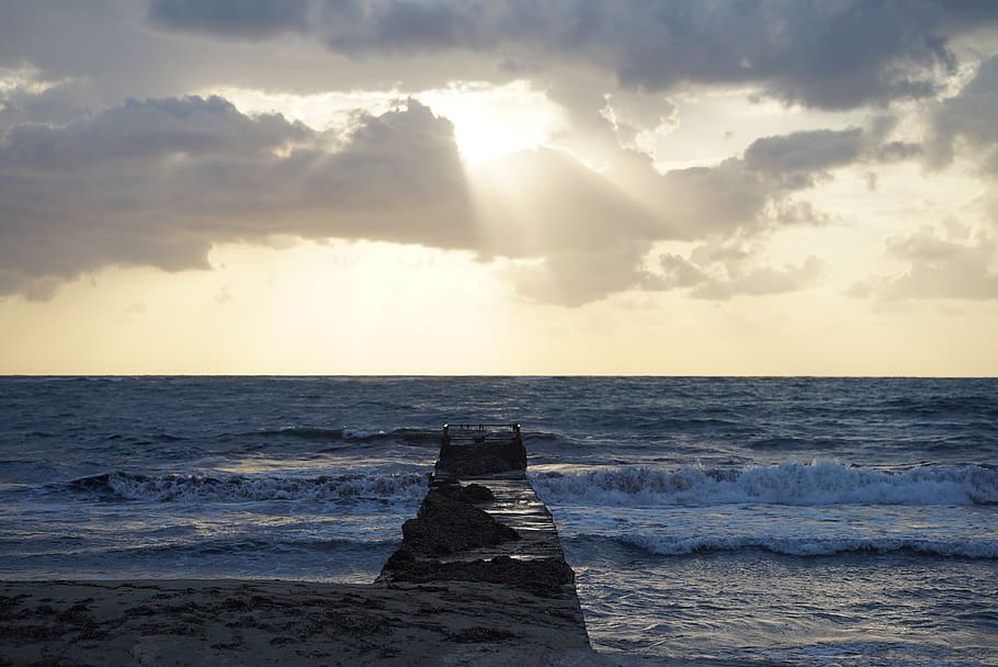 sea waves during daytime, ocean, nature, outdoors, water, light HD wallpaper