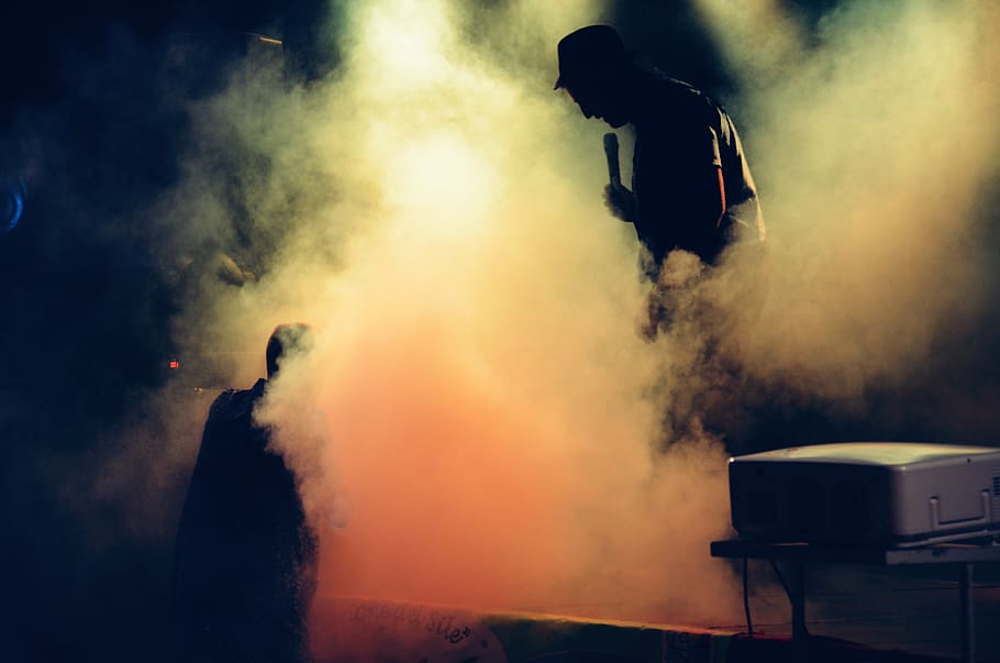 Man Holding Microphone at the Stage, backlit, dark, evening, lights HD wallpaper