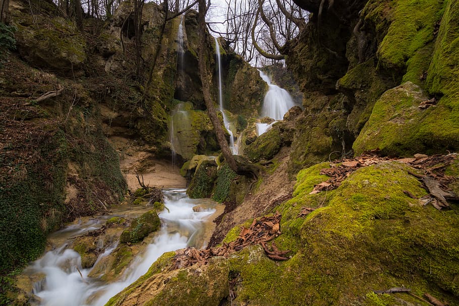 Long Exposure Photo of Stream Falling in Between Rocky Mountain HD wallpaper