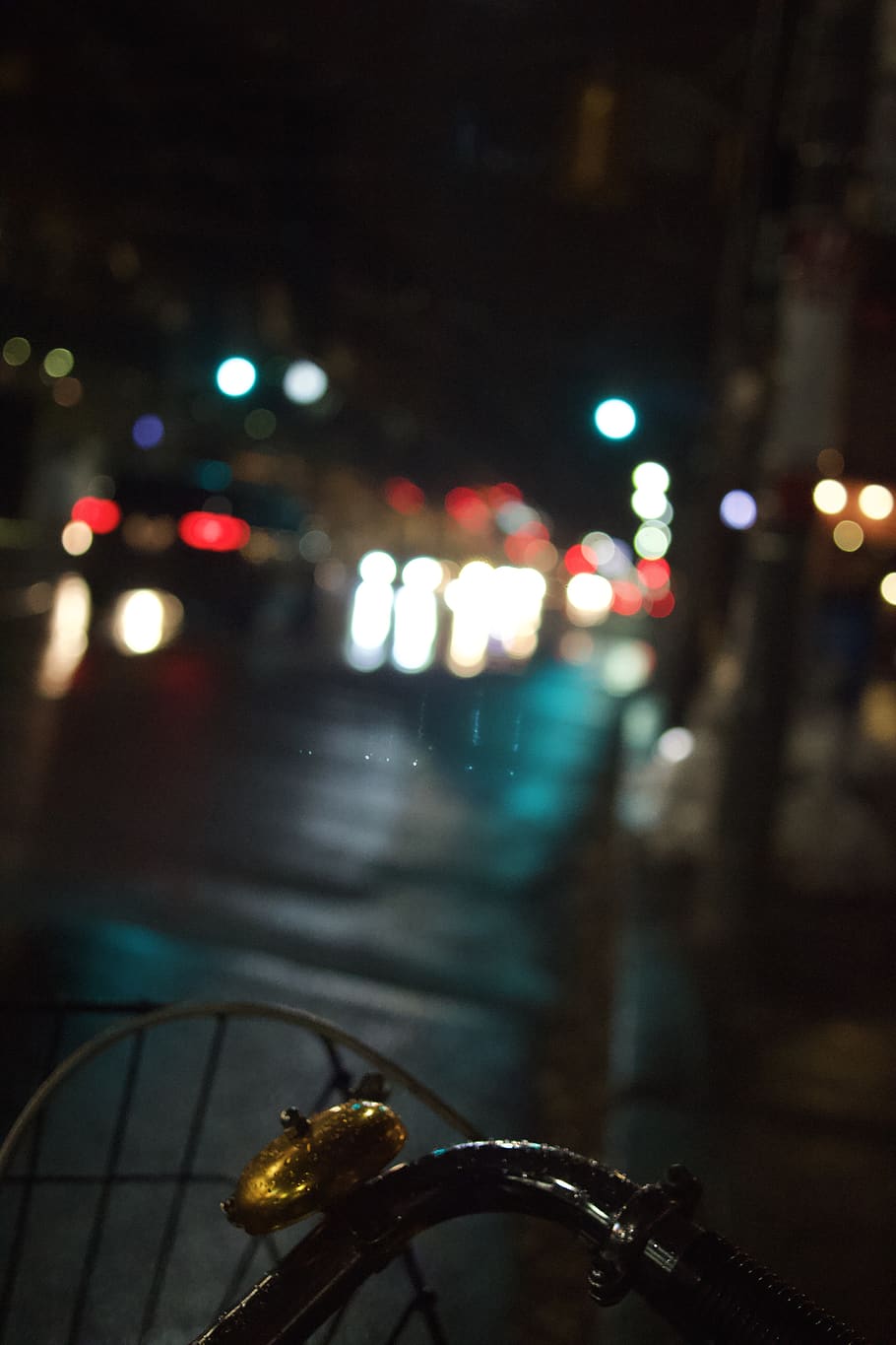 night, illuminated, focus on foreground, city, land vehicle HD wallpaper