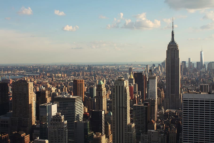 Hình nền HD với chủ đề New York là sự lựa chọn tuyệt vời cho những người yêu thích kiến trúc và du lịch. Nền trời New York với skyline độc đáo và đầy mê hoặc sẽ giúp bạn tăng thêm niềm đam mê với thành phố này khi sử dụng làm hình nền.