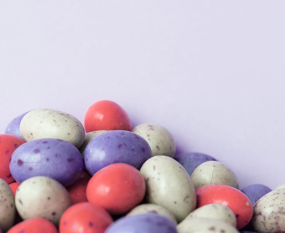 ball, bean, bonbon, candy, candy background, chocolate, chocolate egg HD wallpaper