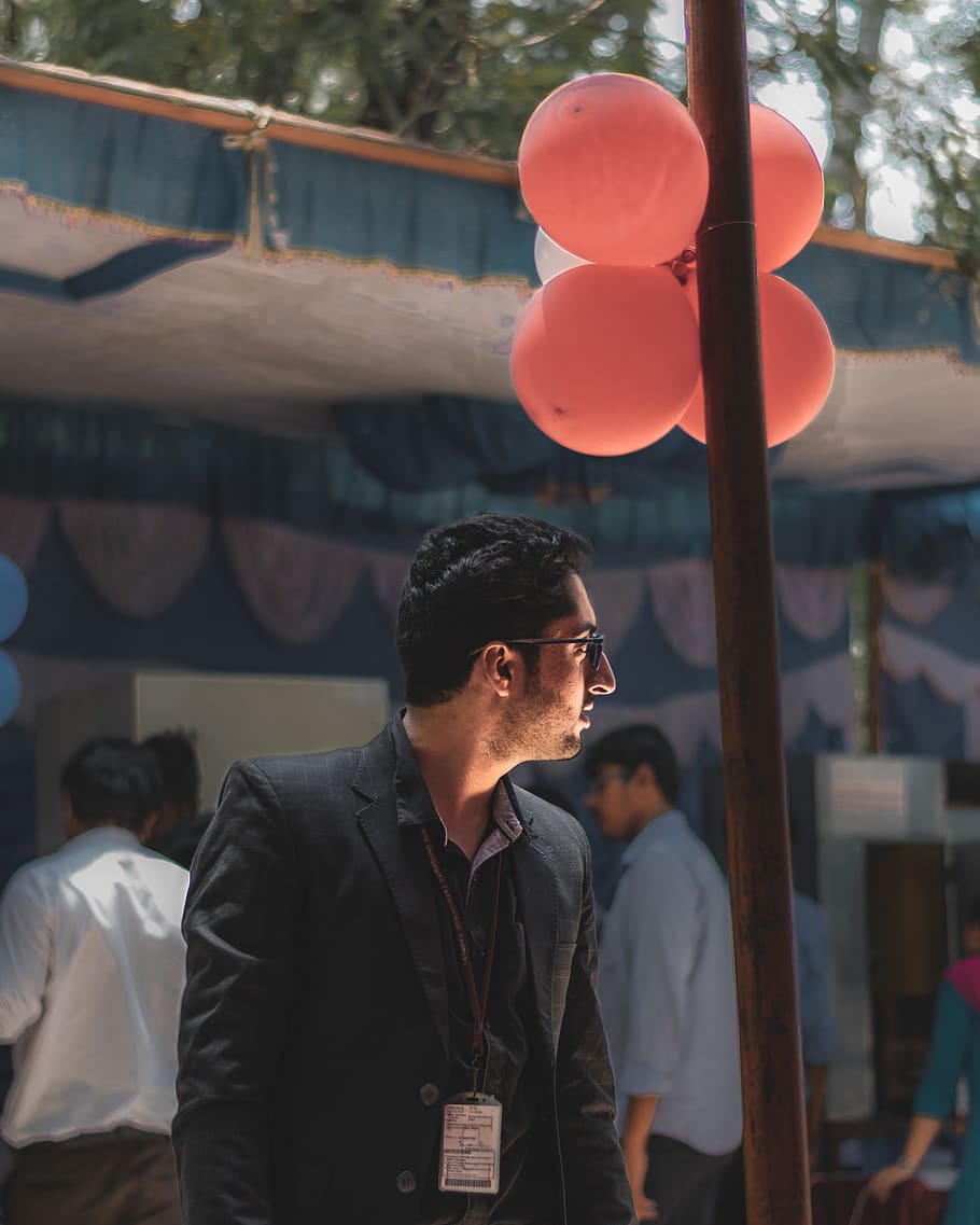 man wearing black jacket during daytime, person, human, clothing HD wallpaper