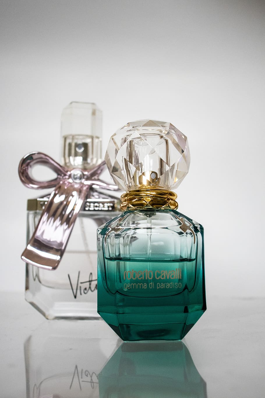 Hd Wallpaper Perfume Fragrant Fragrance Bottle Cosmetics Scent Aroma Wallpaper Flare