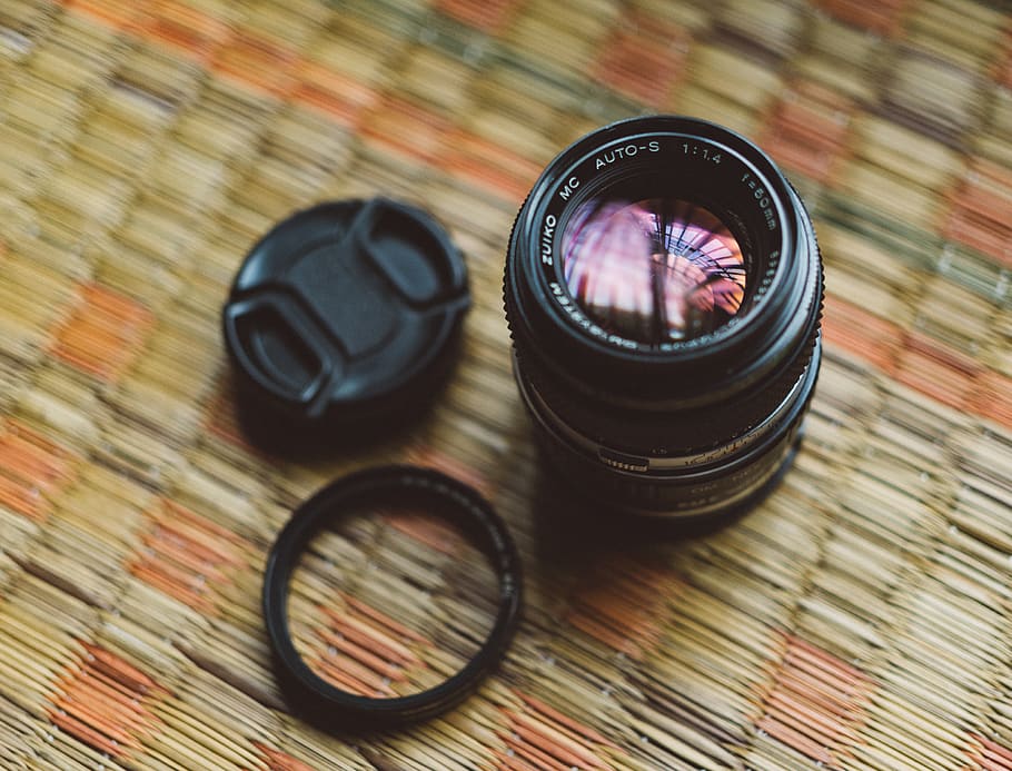 camera, lens, reflection, placemat, black, still life, table HD wallpaper