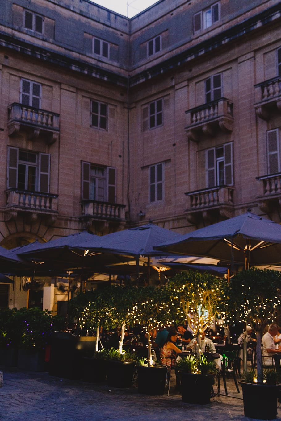 Outdoor Restaurant, architecture, beautiful, city, commerce, dawn HD wallpaper