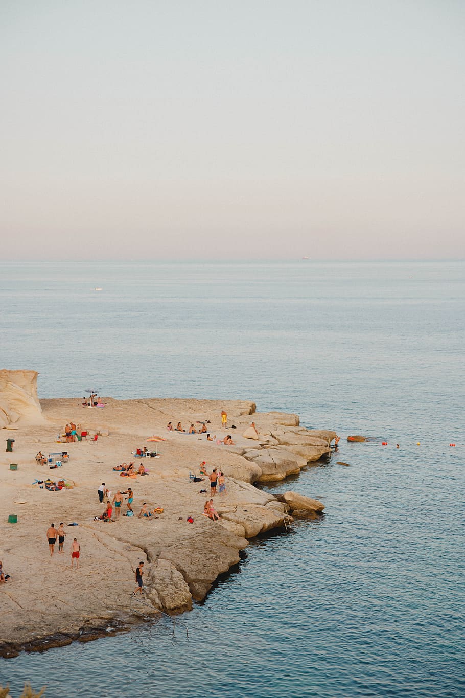 People Gathering Near Shore, beach, daylight, landscape, ocean HD wallpaper