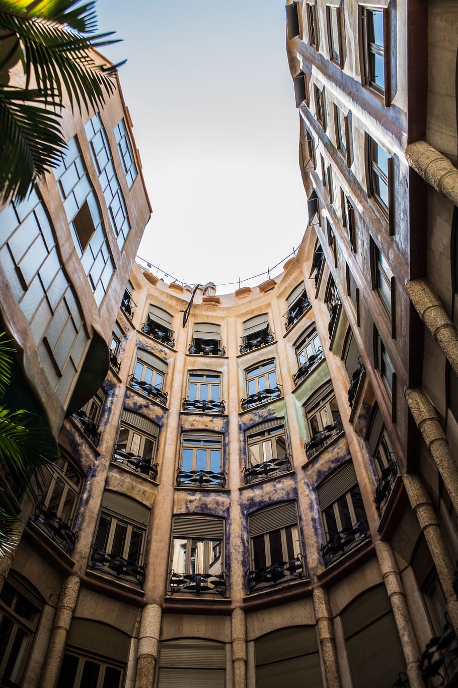 Worm's Eye View of Brown and Black Concrete Building, ancient HD wallpaper