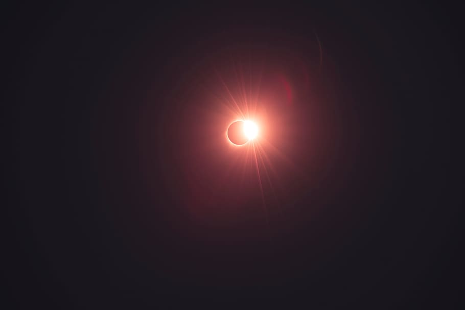 solar eclipse, sky, sun, flare, sun ray, sun flare, moon, red HD wallpaper