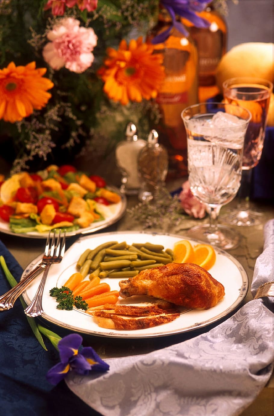 table, dinner, dining, food, fresh, dish, spicy, food and drink HD wallpaper