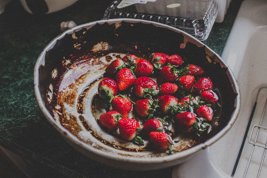 strawberries on tray, strawberry, fruit, bowl, dessert, food HD wallpaper