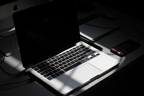 black and silver laptop computer beside smartphone, office, light HD wallpaper