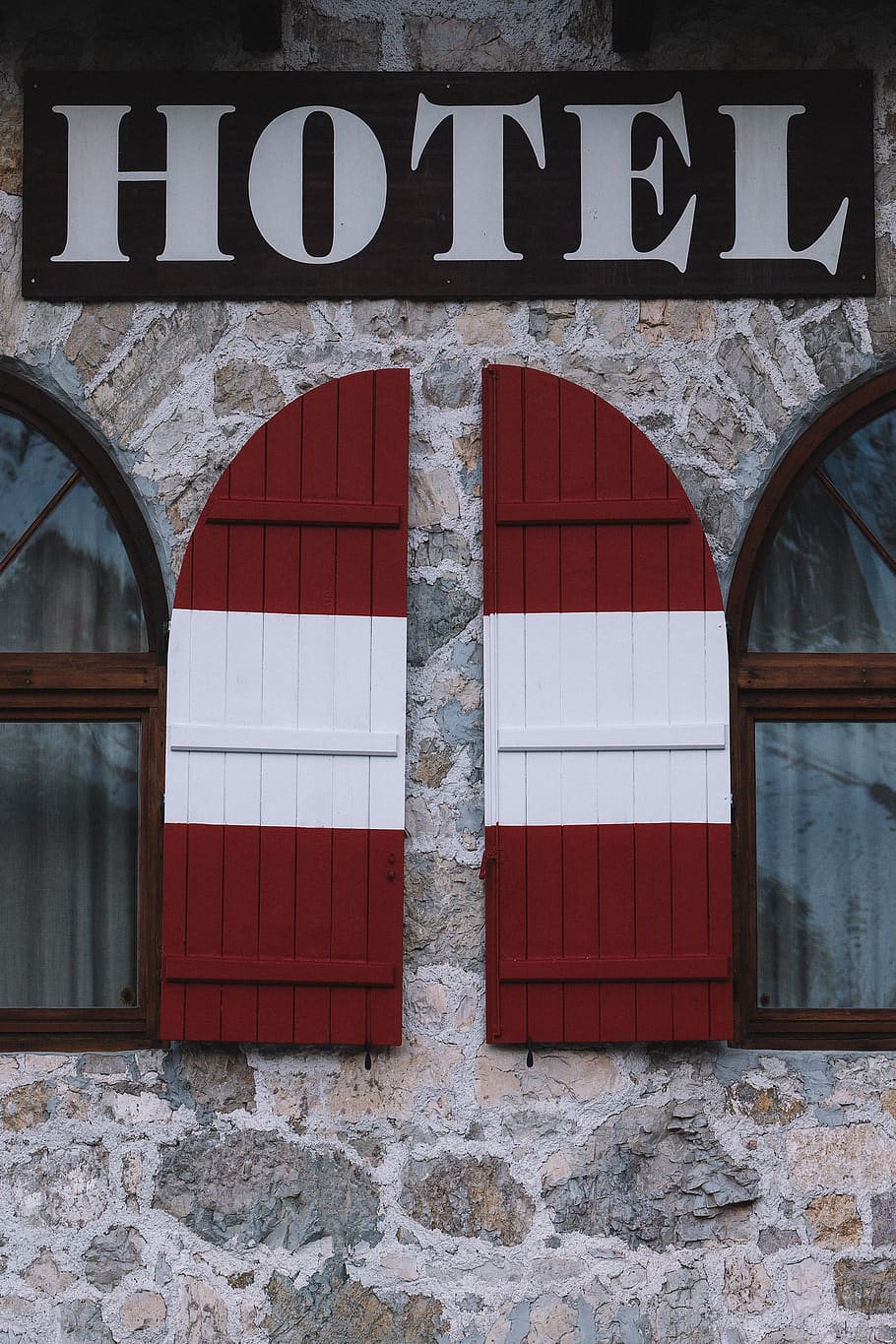 Red And White Wooden Door, building, hotel, windows, text, communication HD wallpaper