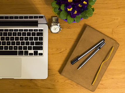 writer, desktop, notebook, pencil, macbook, working, flower HD wallpaper