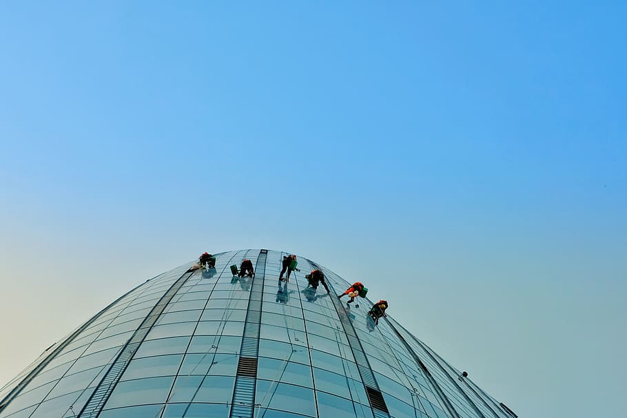 people hanging on building, ferris wheel, amusement park, leisure activities HD wallpaper
