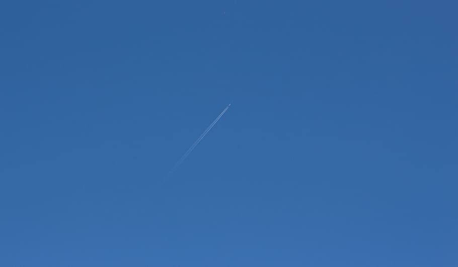plane, sky, blue, minimalist, vapor trail, flying, clear sky HD wallpaper