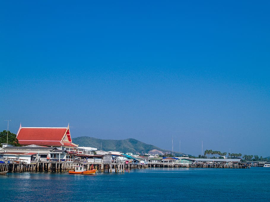 Whit and Red House Near River, architecture, bay, boat, building HD wallpaper
