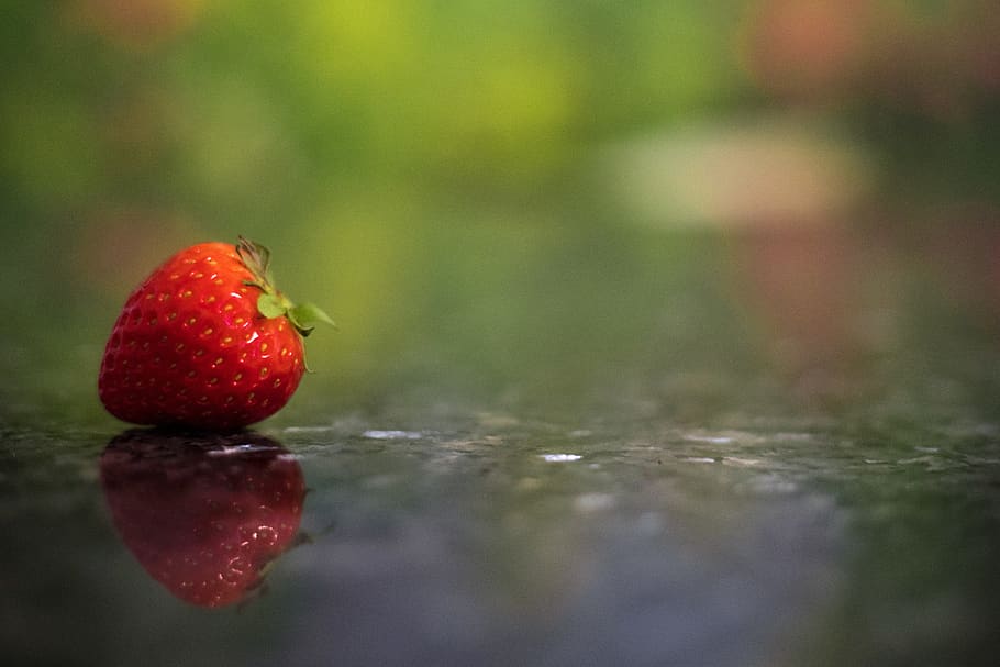 Strawberry, blur, close-up, delicious, food, fruit, green, healthy HD wallpaper