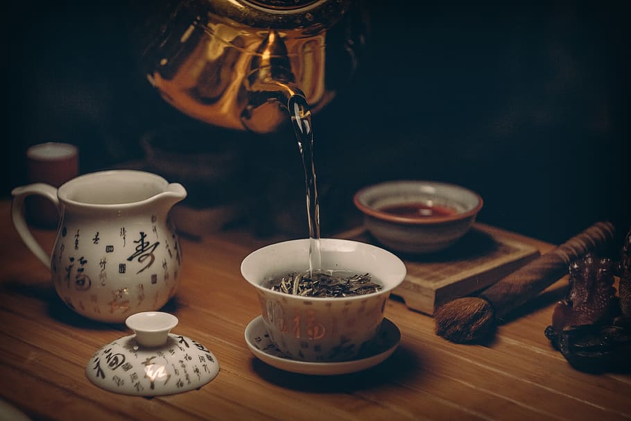 Gold Kettle Pouring Hot Water on Cup of Tea, beverage, ceramic, HD wallpaper