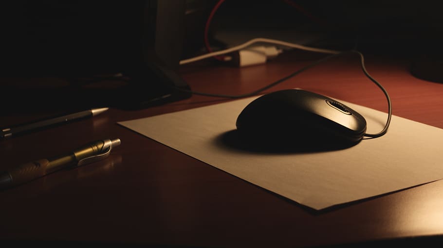 mouse, computer, desk, paper, pen, cables, light, reflection, HD wallpaper
