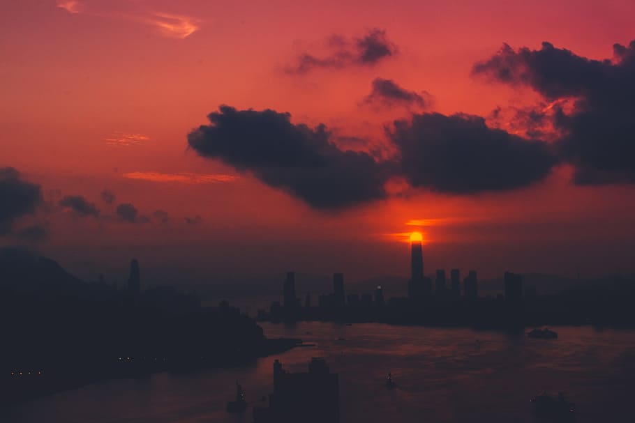 silhouette of buildings near sea at golden hour, cloud, sky, sun HD wallpaper