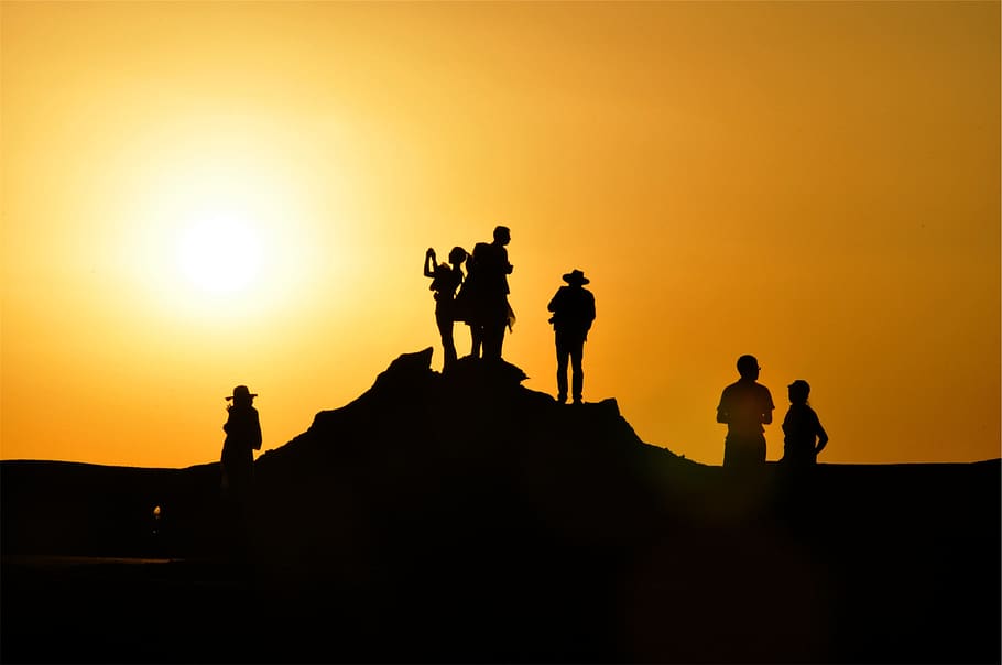 sunset, dusk, people, shadows, silhouette, group, sky, group of people HD wallpaper
