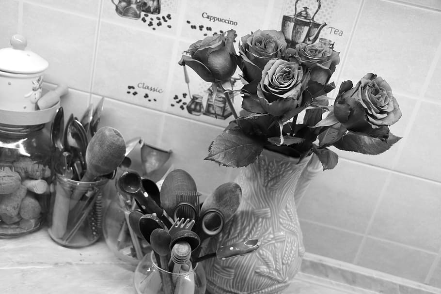 kitchen, vase, flowery, rose, wooden, spoons, cork, decor, fresh cut flower HD wallpaper