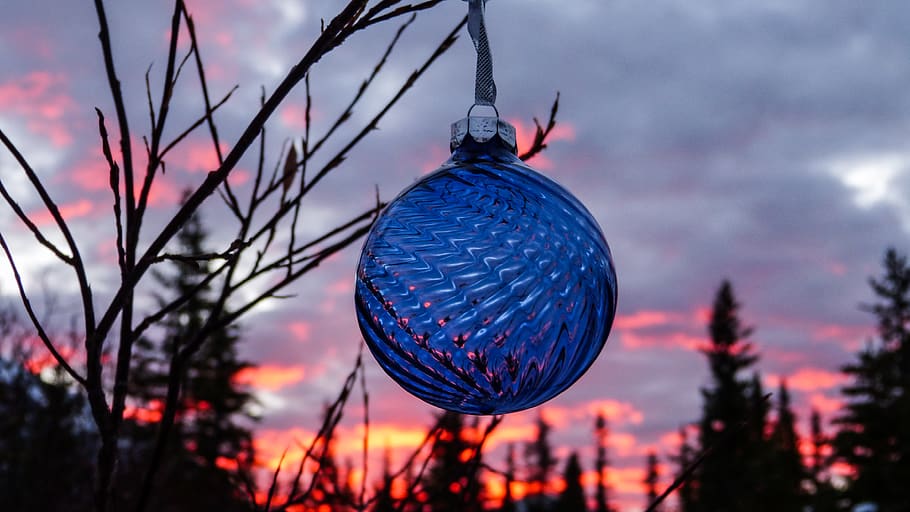 selective focus photography of blue bauble, ornament, morning, HD wallpaper
