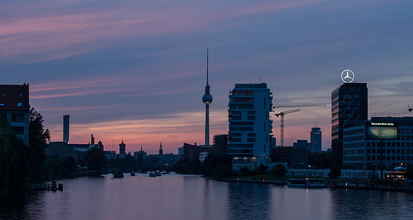 berlin, twilight, sunset, sky, dusk, city, building, waters HD wallpaper
